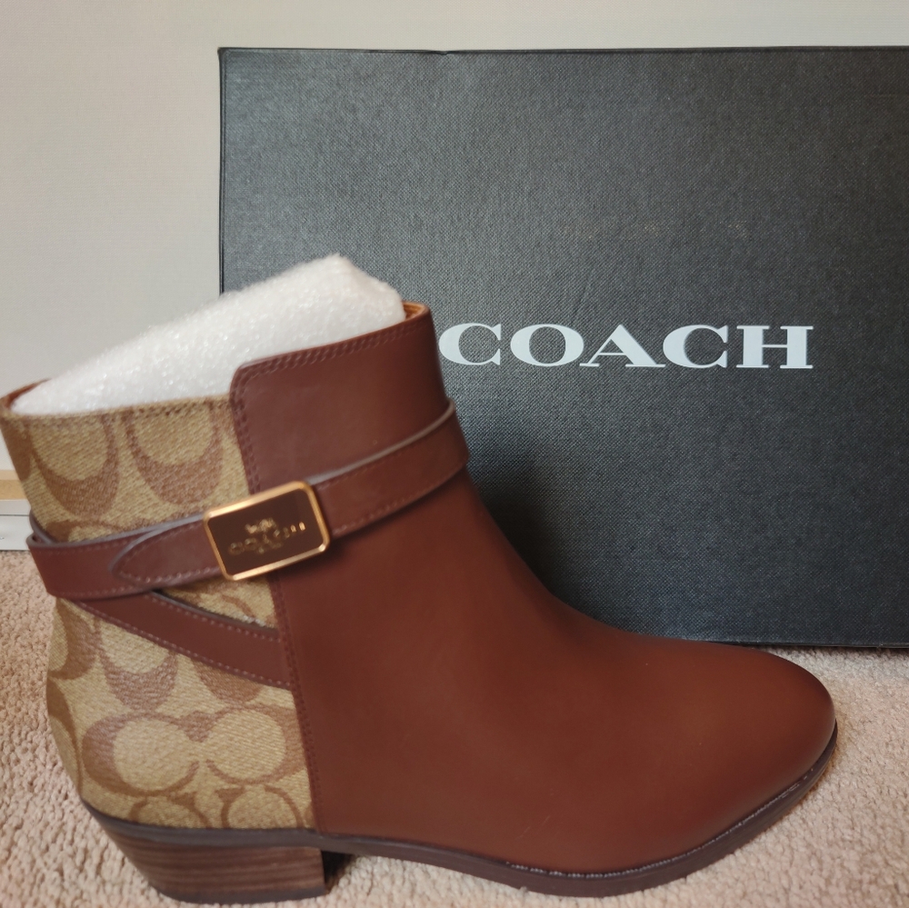 Women's Size 8.5 Coach Tan and Brown Ankle Booties